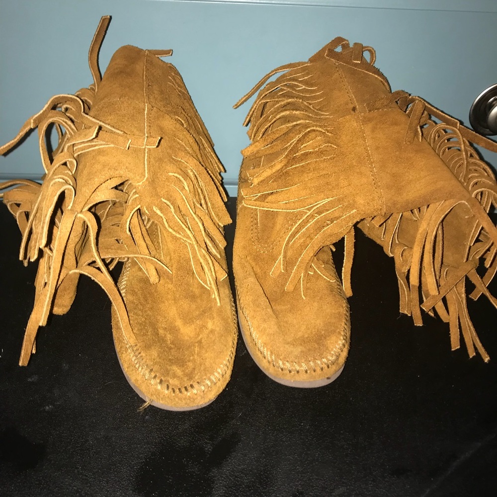 MOCCASINS BY MINNETONKA